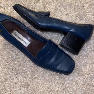 Women’s navy loafer